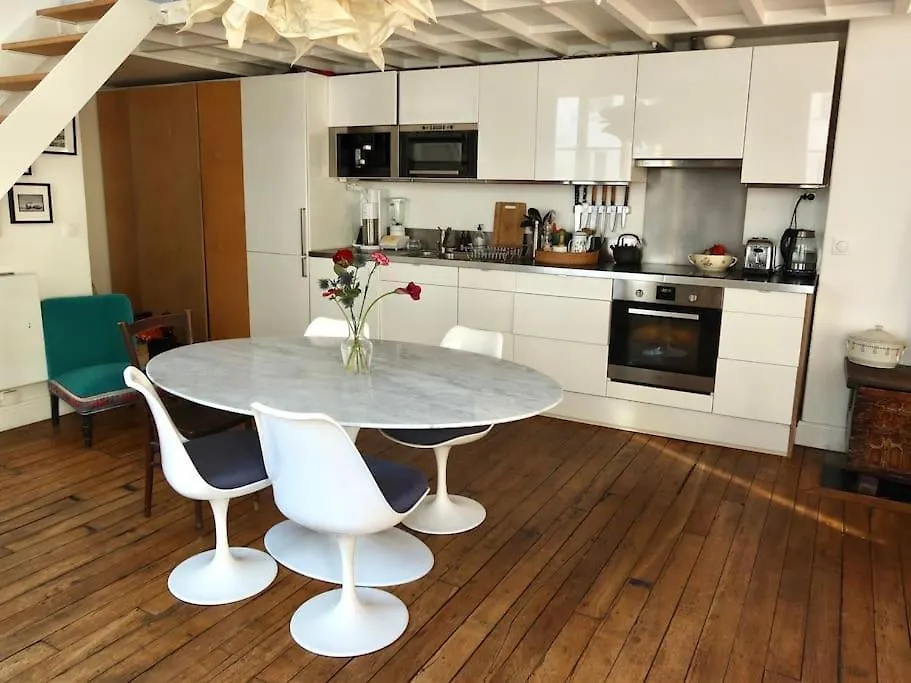 Loft Style 4 People In And Trendy Apartment