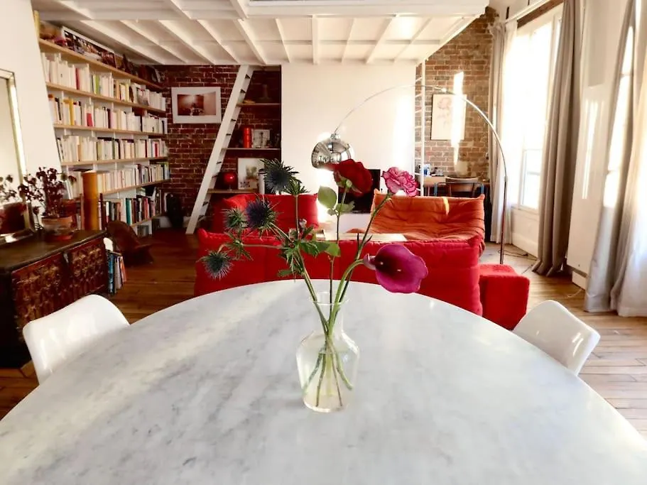 Loft Style 4 People In And Trendy Apartment